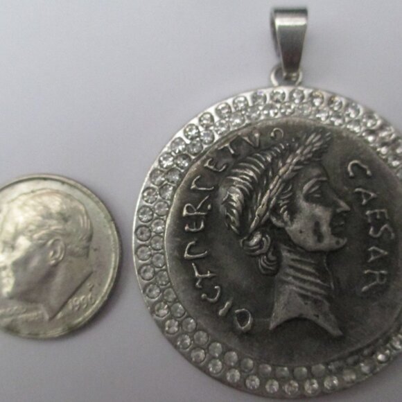 NEW-Antique High Relief Ancient Roman Julius Caesar Coin/Pendant - Picture 3 of 4